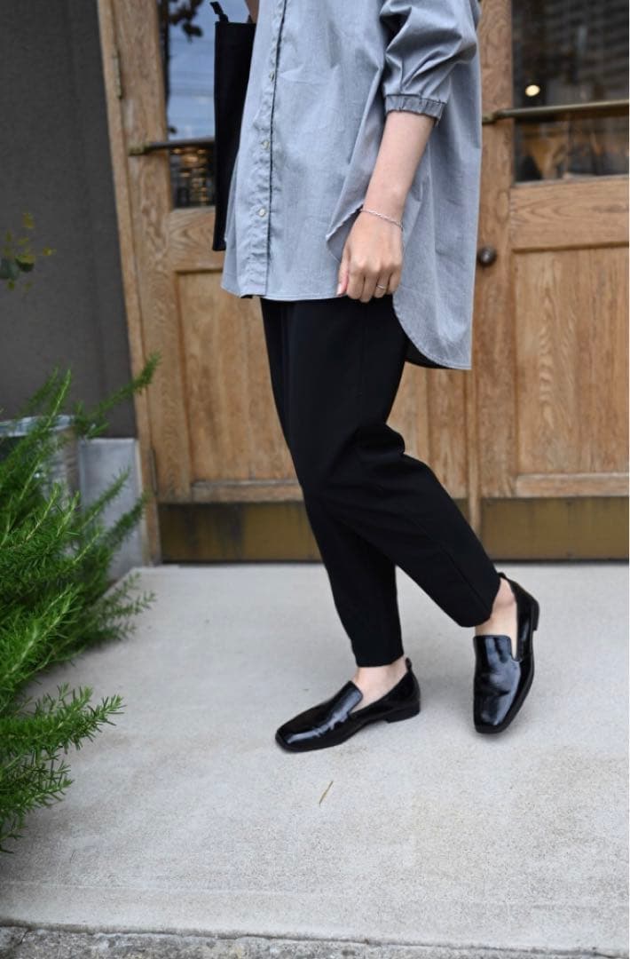 OUR 頼れるテーパードパンツ　黒