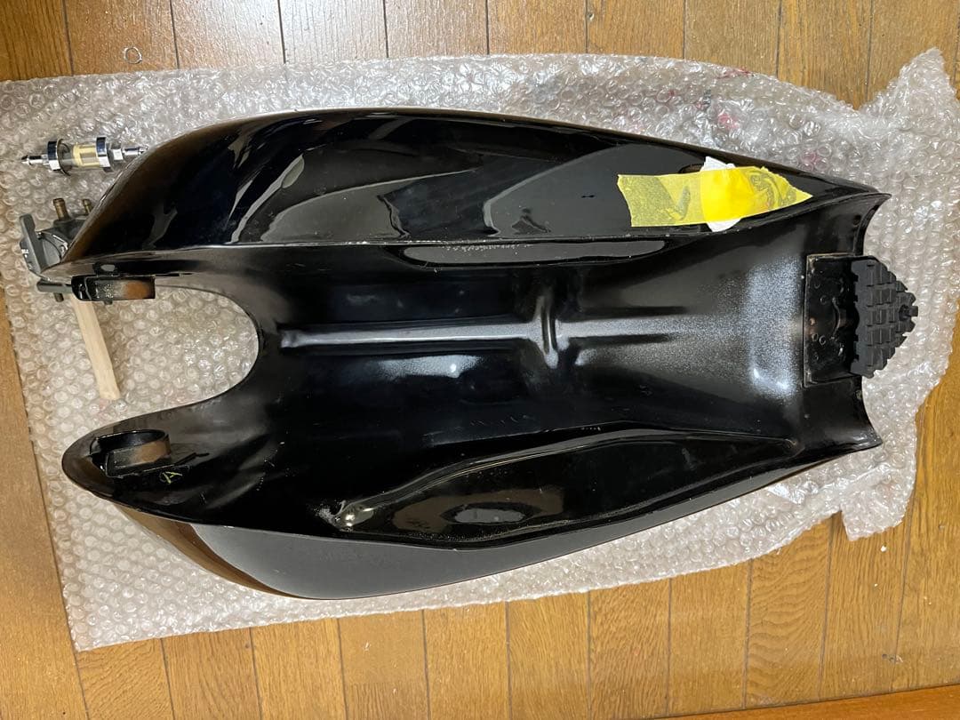 93年式　SR400純正タンク