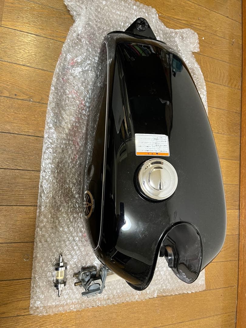 93年式　SR400純正タンク