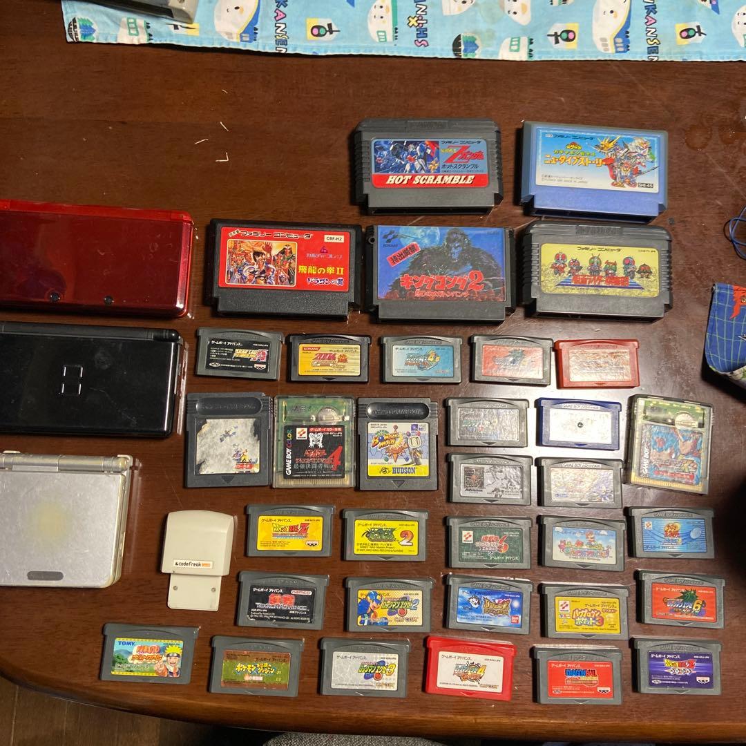 スーパーファミコン　カセット73本　その他　ゲームボーイカラー類　アドバンス 類