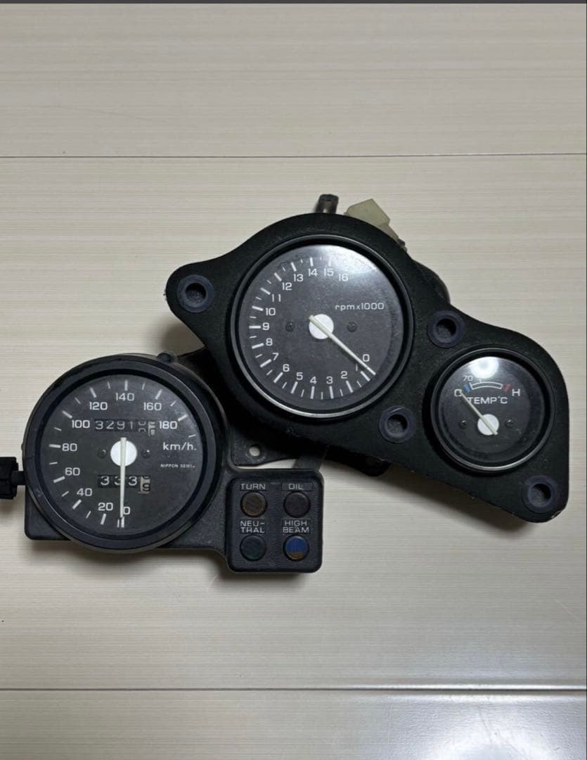 ア*ル様 VFR400R nc30 メーター　中古美品