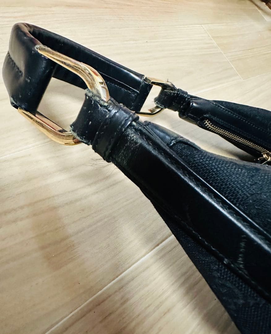 GUCCI グッチ ショルダーバッグ大きめサイズ