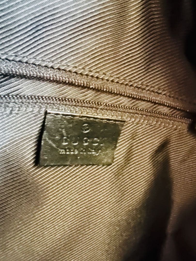 GUCCI グッチ ショルダーバッグ大きめサイズ