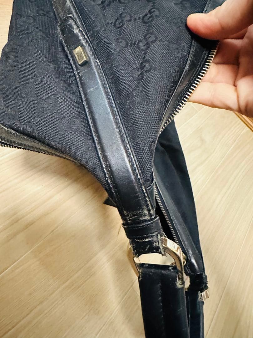 GUCCI グッチ ショルダーバッグ大きめサイズ