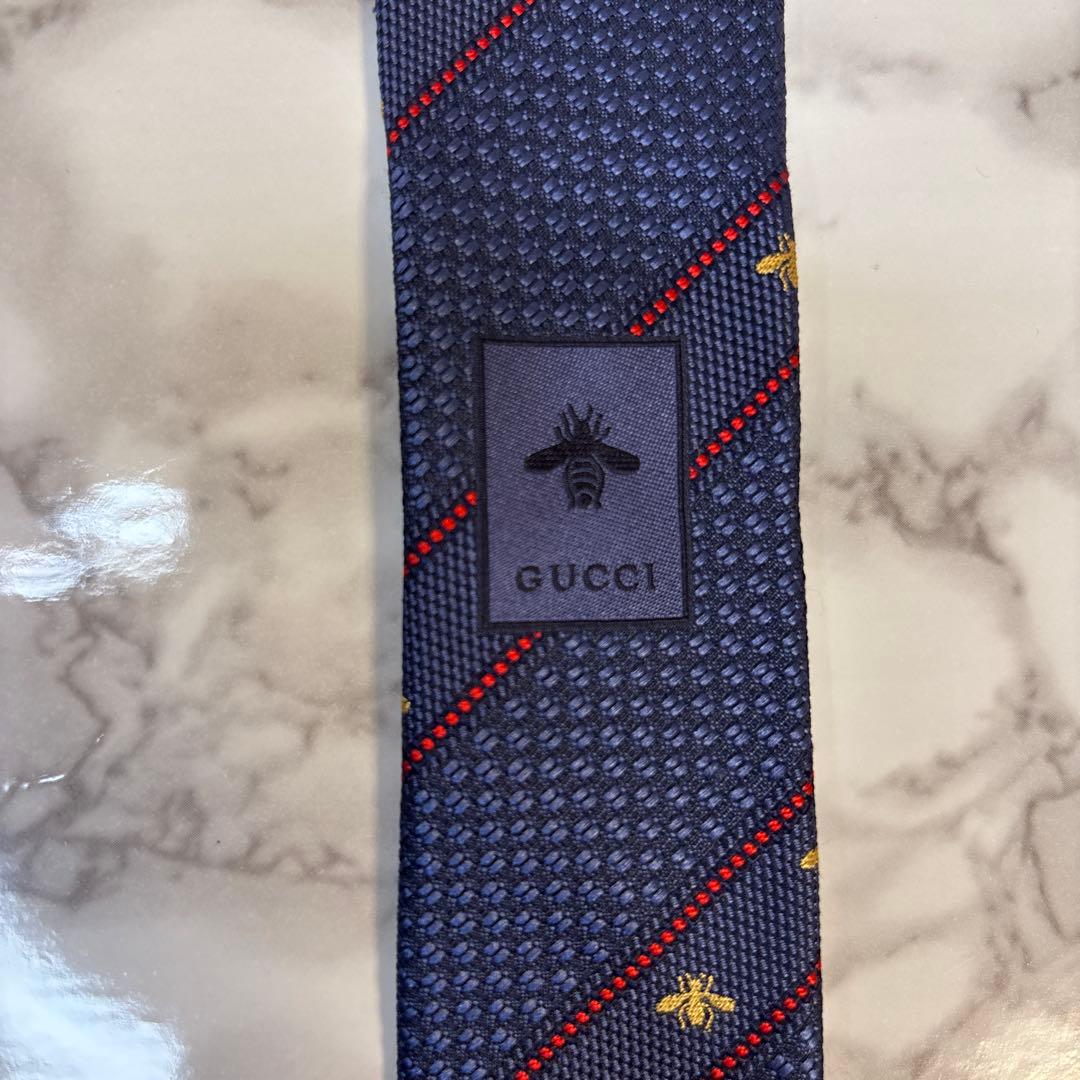 【極美品✨】GUCCI ネクタイ　ネイビー　紺　蜂　ビー　ブルー　青　刺繍　金