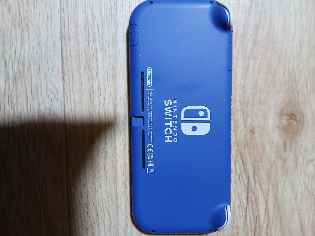 任天堂SwitchLite本体　ブルー　2024年製