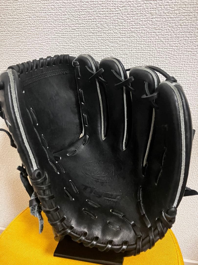 美品ミツワタイガー軟式グローブ　右投げ投手用