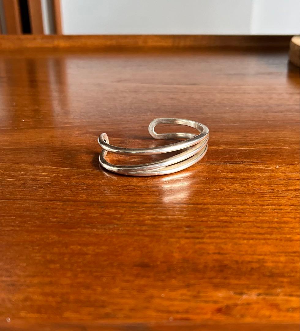 ティファニーTIFFANY&CO. ダイアゴナル カフ　バングル