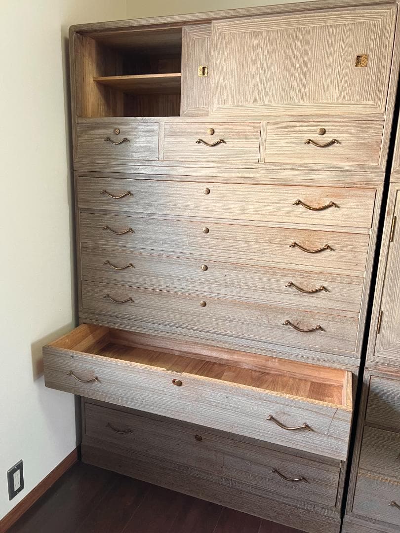 ☆総桐箪笥 ☆飾り金具☆和箪笥 ☆整理タンス ☆ビンテージ品 　✩送料込み