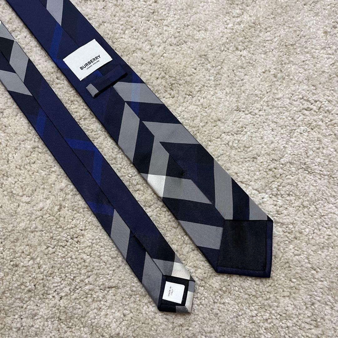 極美品 バーバリー ネクタイ 現行タグ ノバチェク クラシックカット