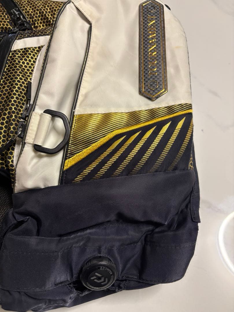 ダイワ　トーナメント　ライフジャケット　フローティング　DF3007T 中古