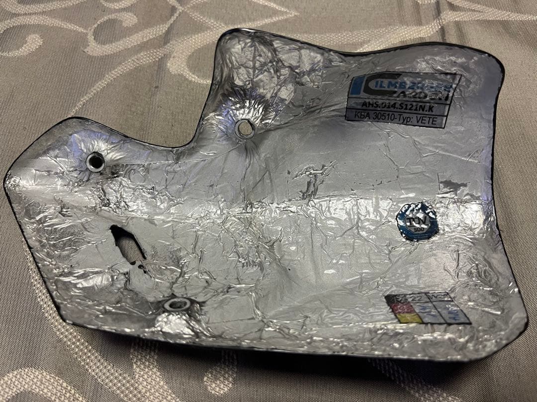 ル*ポ様 S1000R S1000RR イルムバーガー カーボンマフラーガード