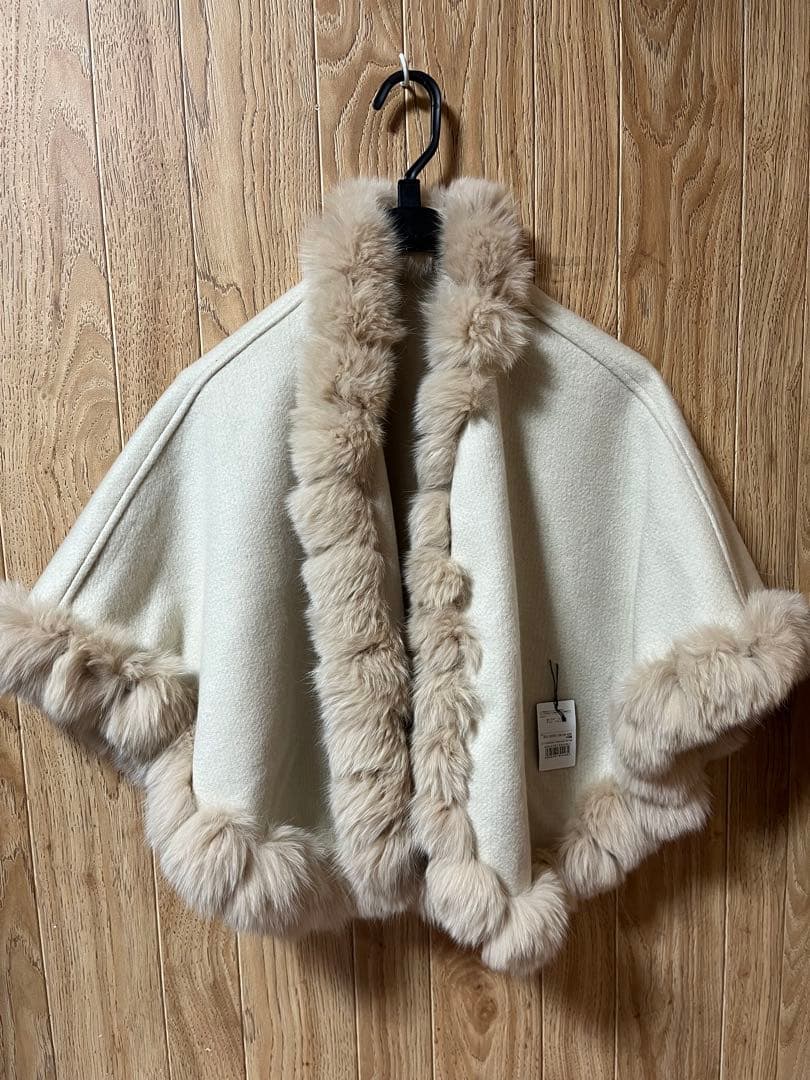 LANVAN アイボリー フォックスファー付きカシミヤケープ