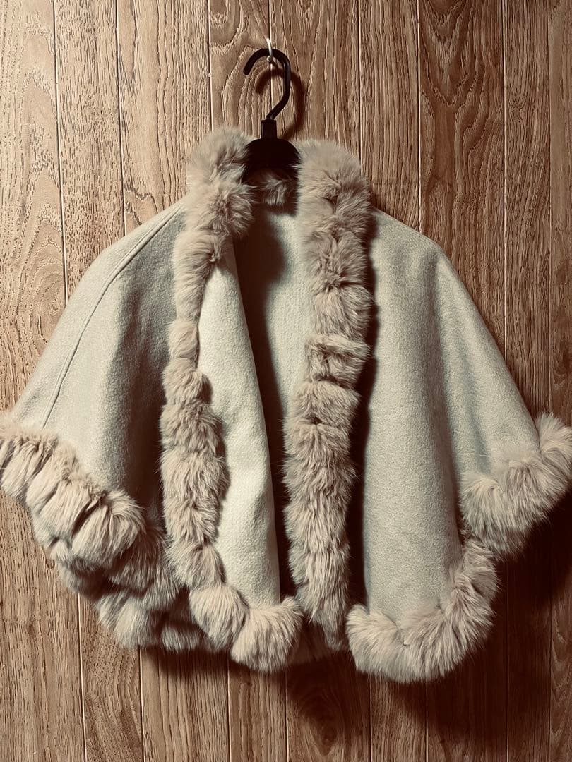 LANVAN アイボリー フォックスファー付きカシミヤケープ