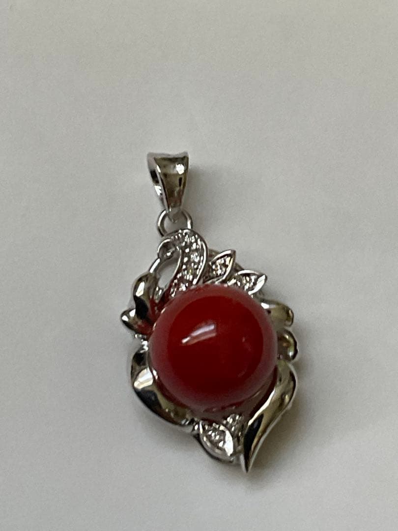 天然珊瑚ペンダントヘッド　18 k