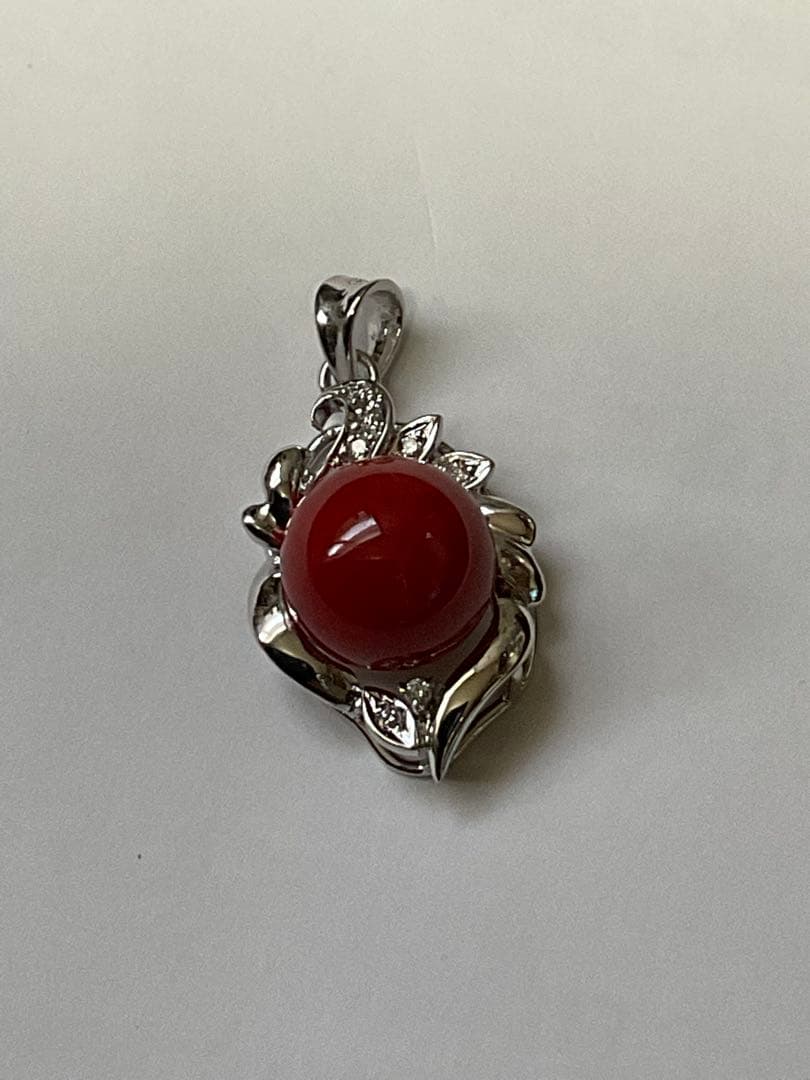 天然珊瑚ペンダントヘッド　18 k