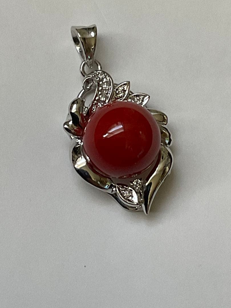 天然珊瑚ペンダントヘッド　18 k