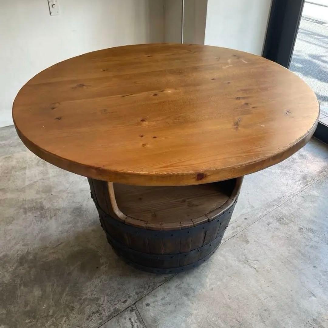 樽ラック付きダイニングテーブル