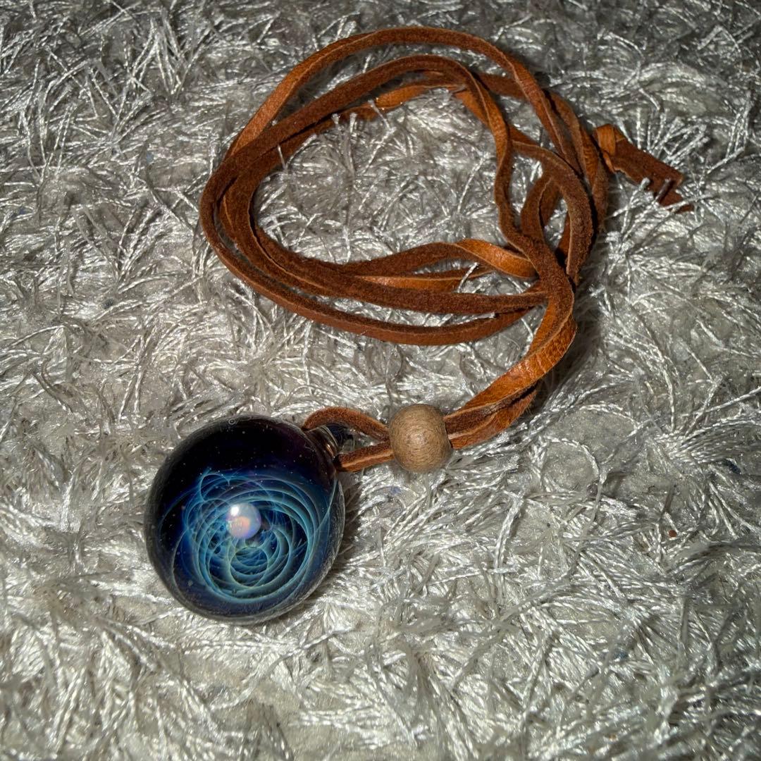 【正規品】+α 宇宙ガラス ペンダント ホワイトオパール