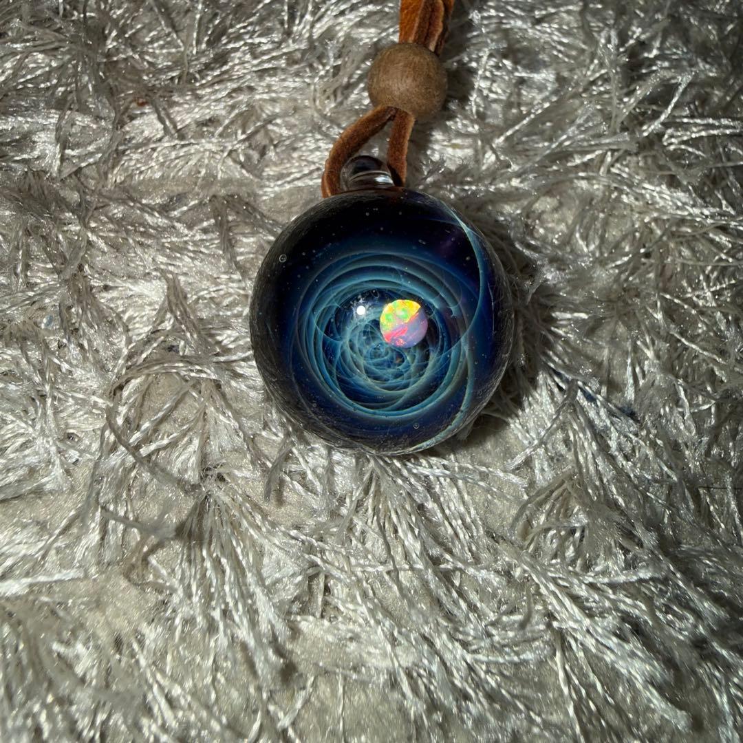 【正規品】+α 宇宙ガラス ペンダント ホワイトオパール
