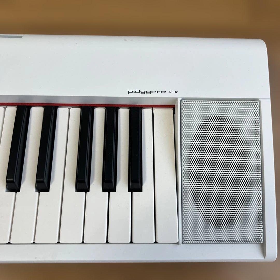 YAMAHA piaggero NP-12WH 61鍵　譜面台付き