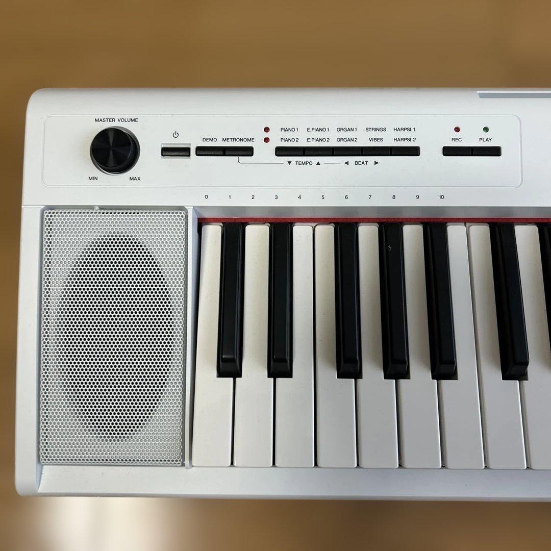 YAMAHA piaggero NP-12WH 61鍵　譜面台付き