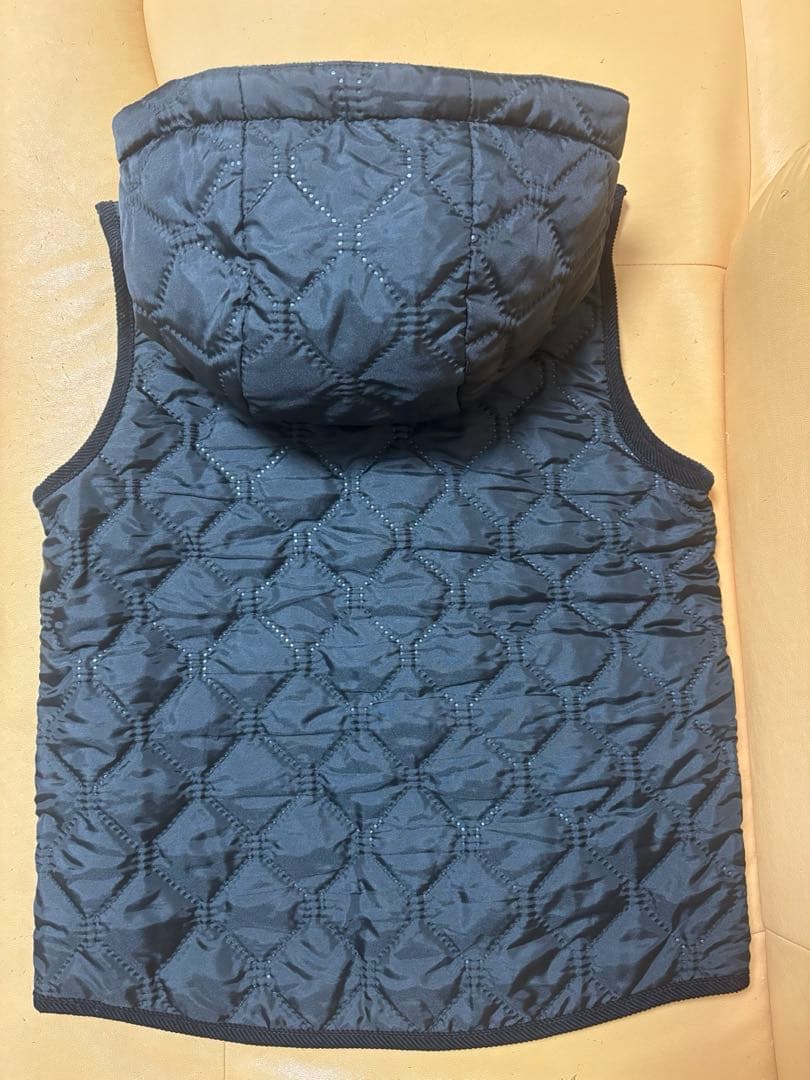【美品】ARMEN フード付きキルティングベスト ブラック