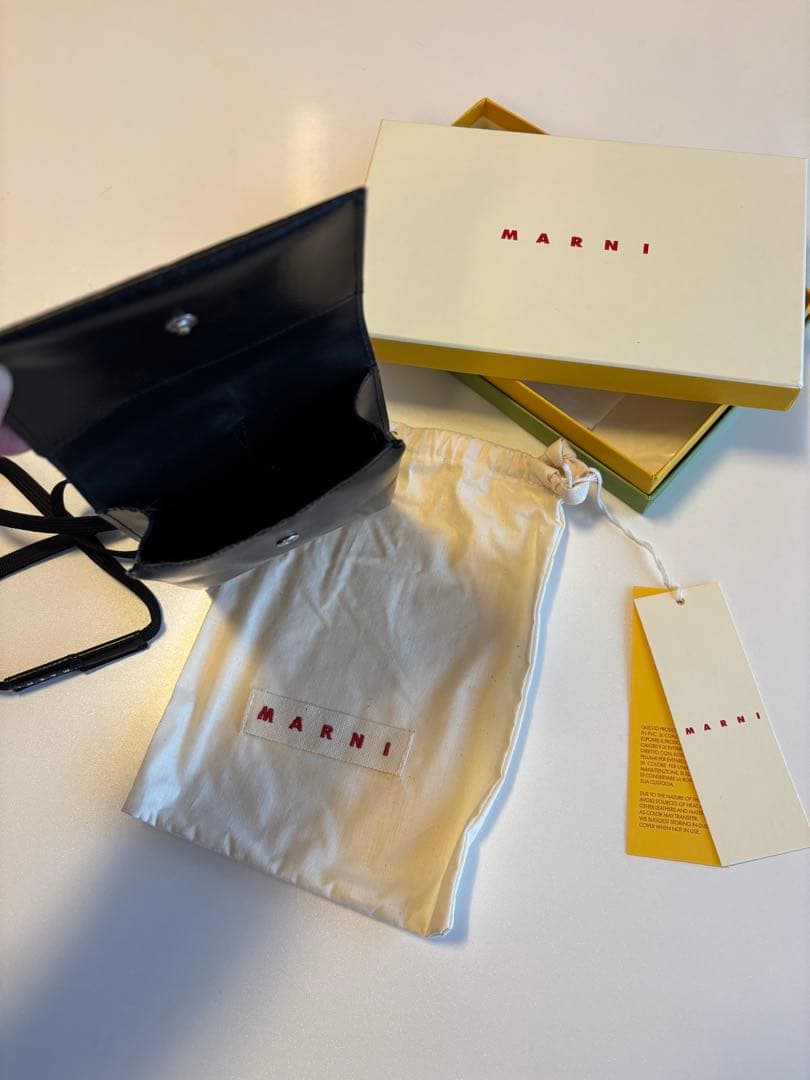 MARNI レザーショルダーバッグ ブラック ターコイズ