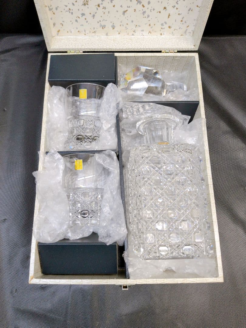 カガミクリスタル デキャンタ＋グラス2個セット 箱付き デカンタ　M2833
