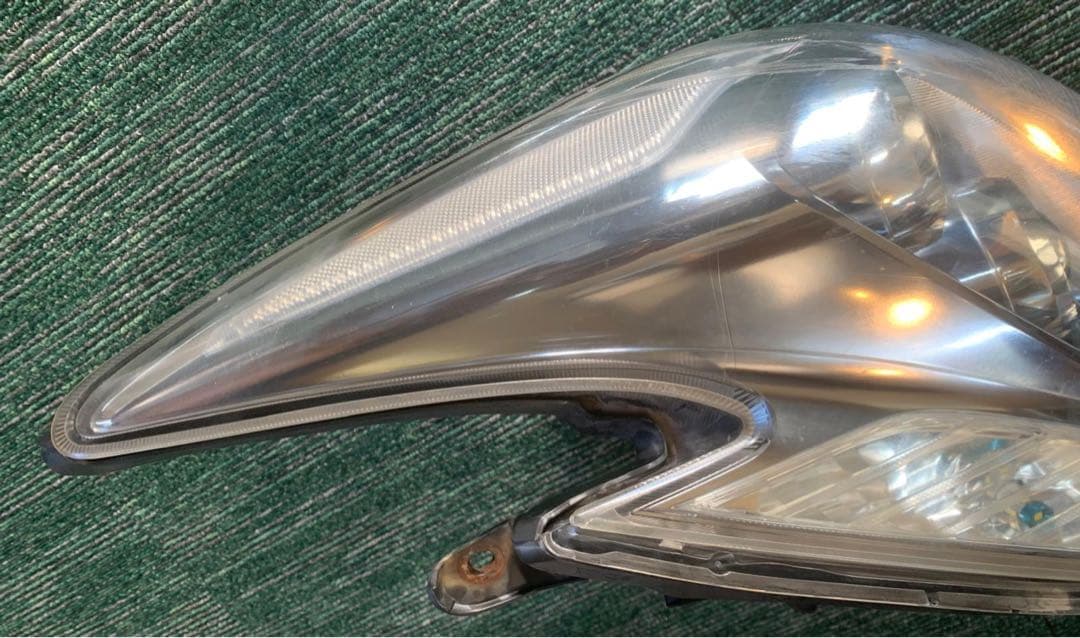 Toyota ZVW30プリウス ペアヘッドライト LED KOITO47-30