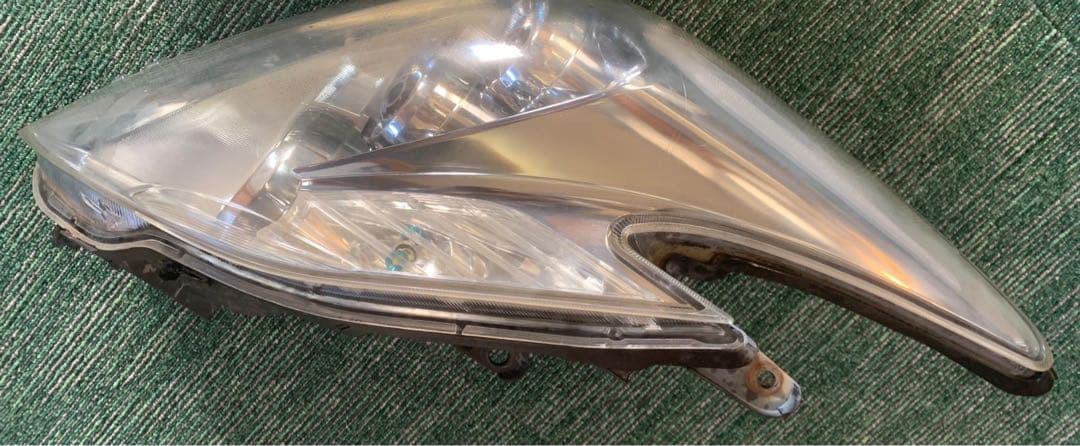 Toyota ZVW30プリウス ペアヘッドライト LED KOITO47-30