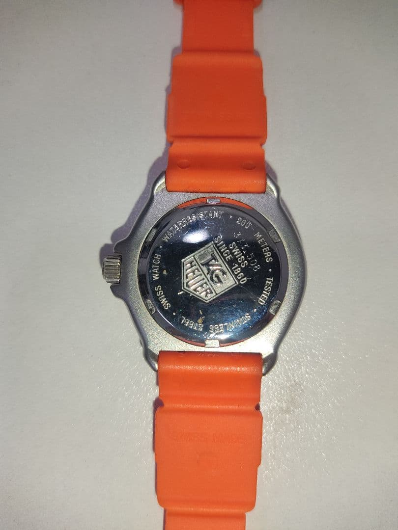タグホイヤー　フォーミュラ１　オレンジ　レディース　ラバーバンド　電池交換済