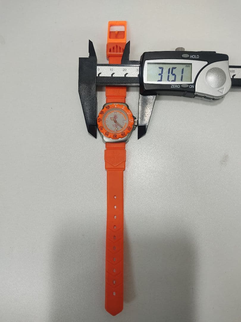 タグホイヤー　フォーミュラ１　オレンジ　レディース　ラバーバンド　電池交換済