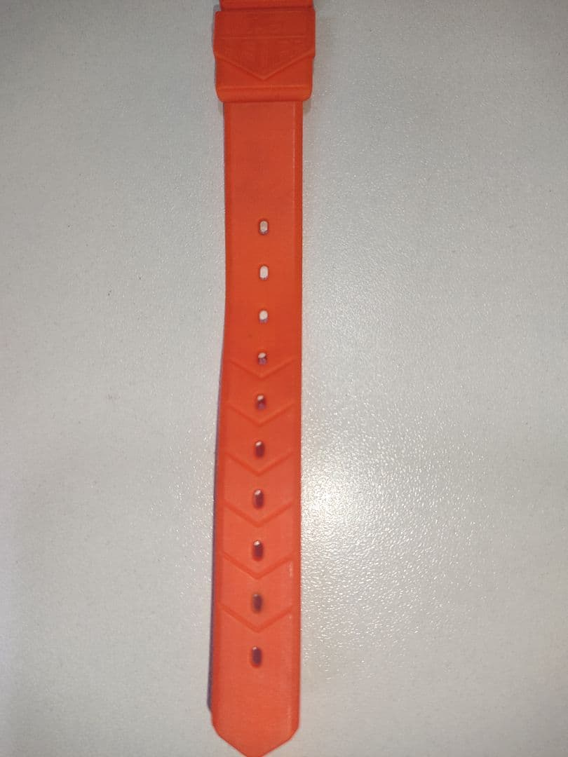 タグホイヤー　フォーミュラ１　オレンジ　レディース　ラバーバンド　電池交換済