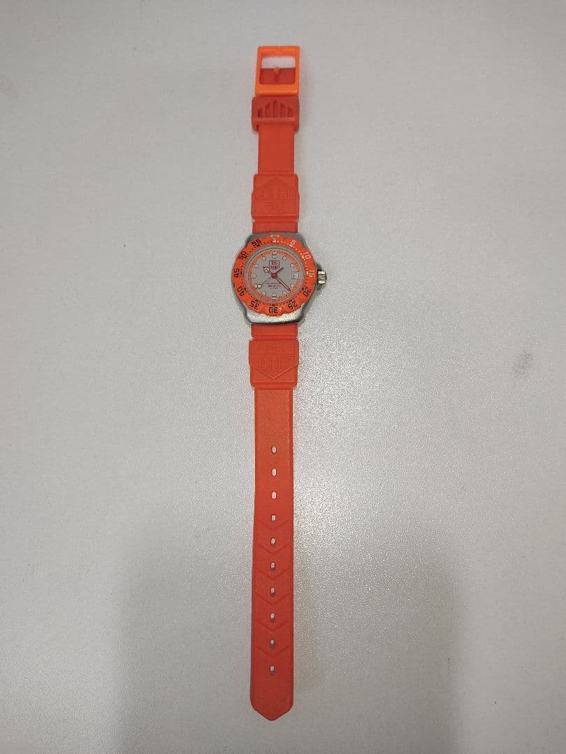 タグホイヤー　フォーミュラ１　オレンジ　レディース　ラバーバンド　電池交換済