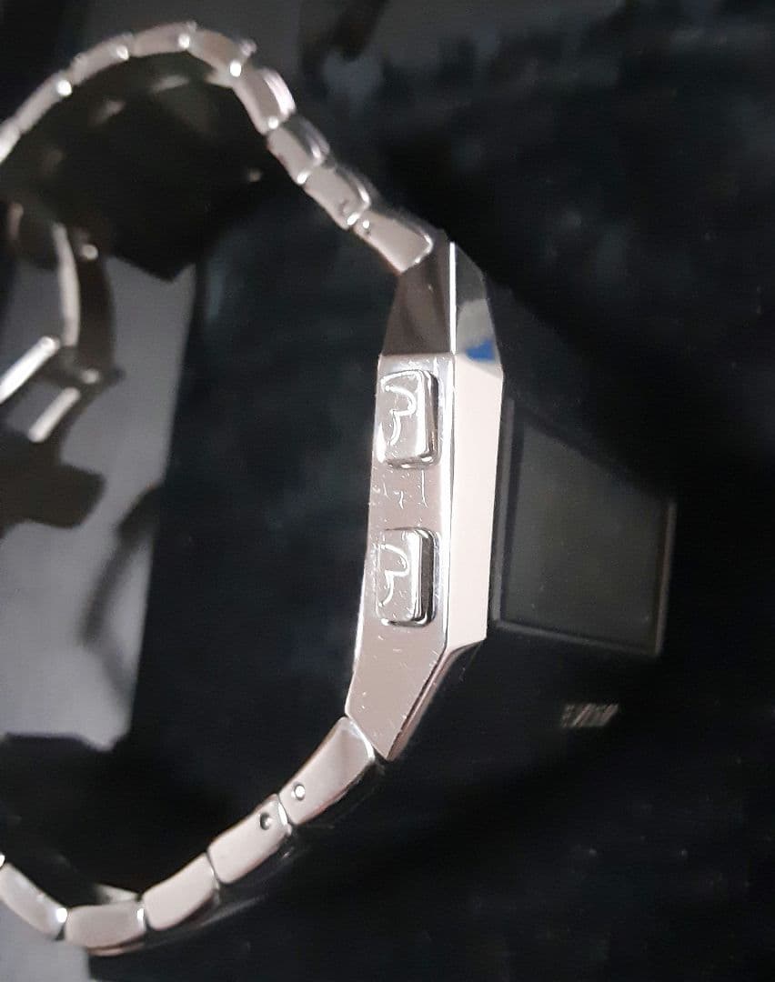 evisu デジタル時計