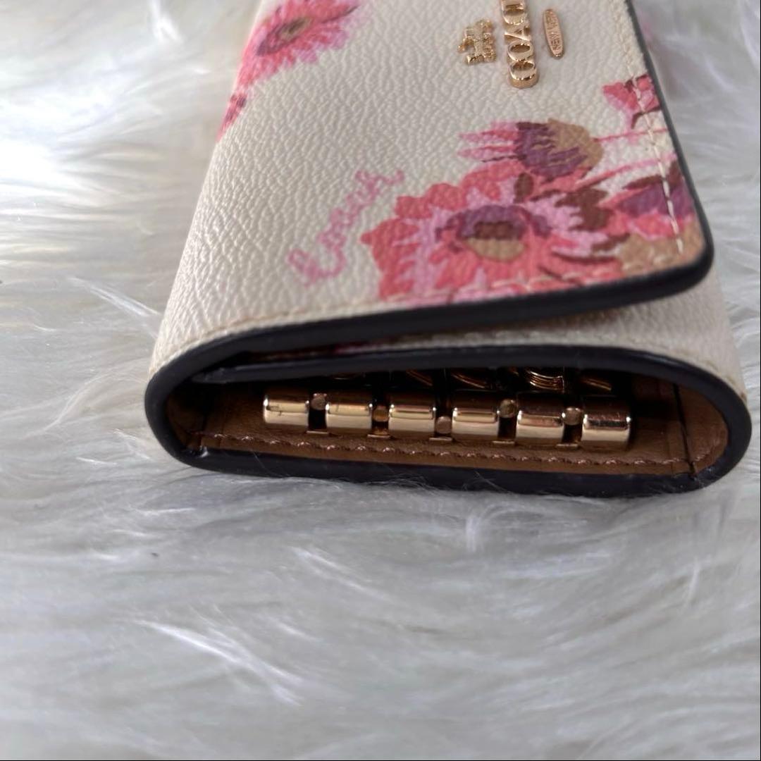 新品✨ コーチ ゴールド金具 ロゴ PVC 花柄 5連 キーケース 箱付