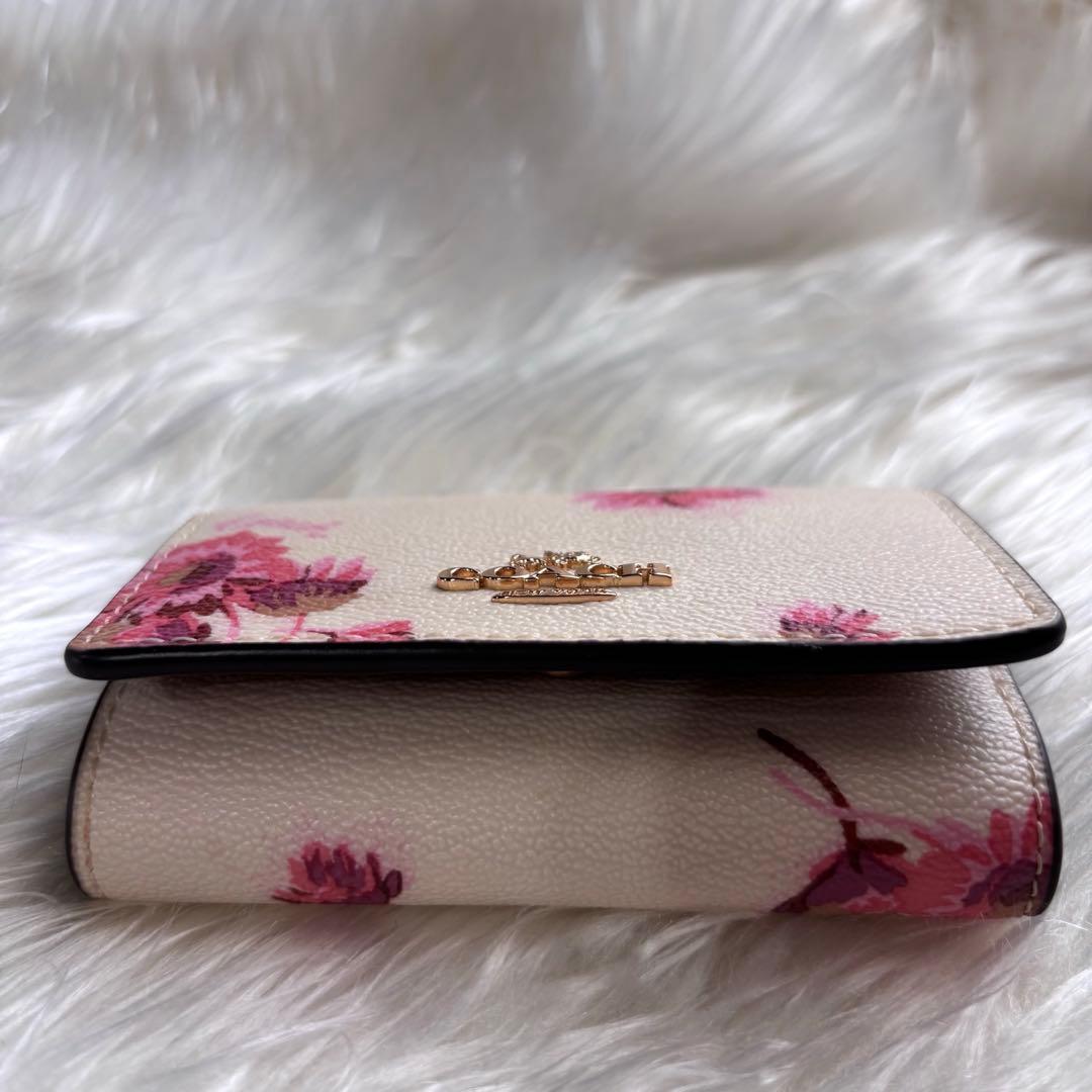 新品✨ コーチ ゴールド金具 ロゴ PVC 花柄 5連 キーケース 箱付