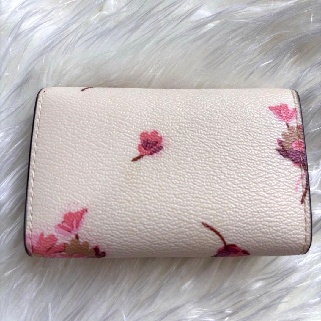 新品✨ コーチ ゴールド金具 ロゴ PVC 花柄 5連 キーケース 箱付