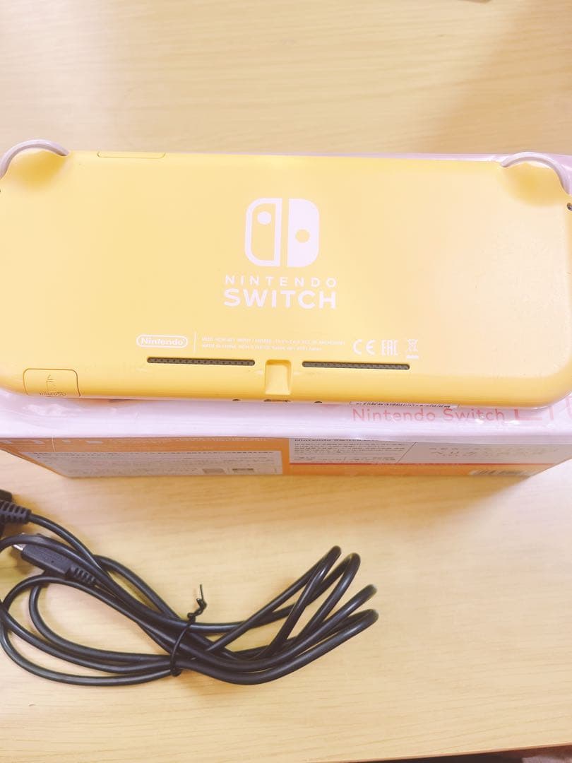 Nintendo Switch Lite イエロー 本体 AC付き(ジャンク品)