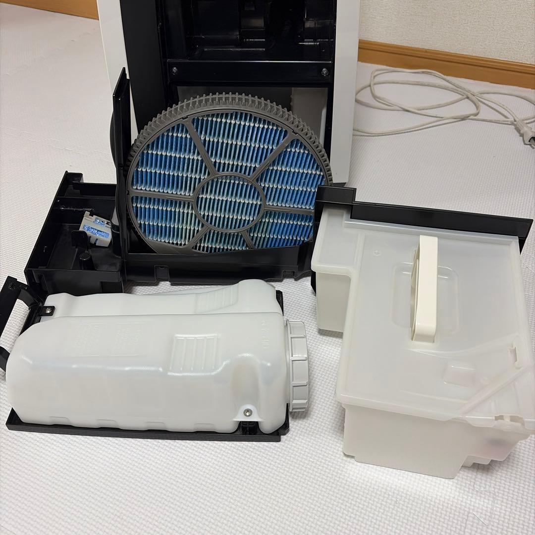 SHARP KC-HD70-W 除加湿空気清浄機　シャープ　プラズマクラスター