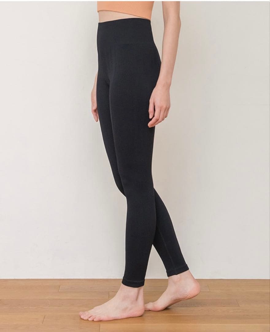 SUKALAウェーブリブアクティブレギンス