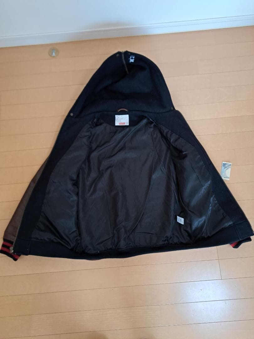 SUPREME フード付きスタジャン 黒/茶