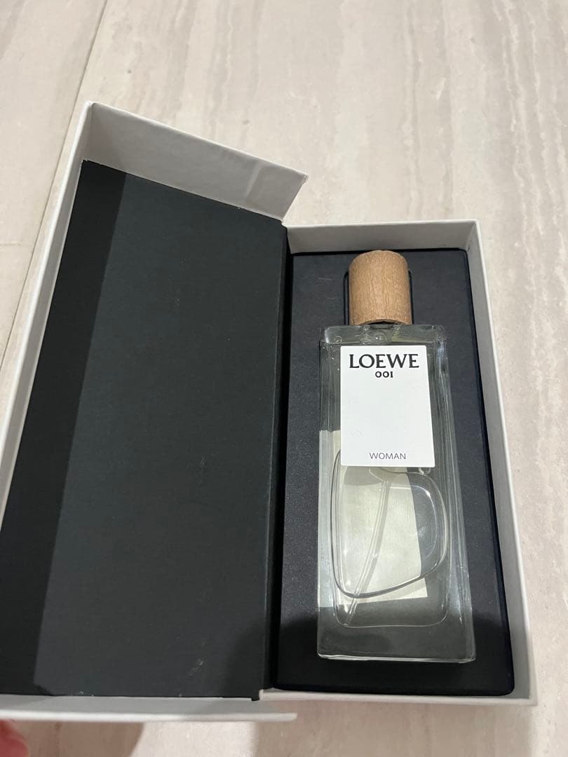 LOEWE ロエベ 001 WOMAN Eau de Parfum 50ml