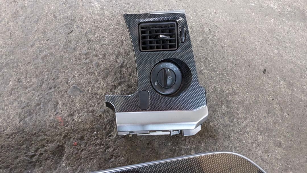 三菱ふそう　17スーパーグレード　Premium カーボン調　ダクトカバー　中古