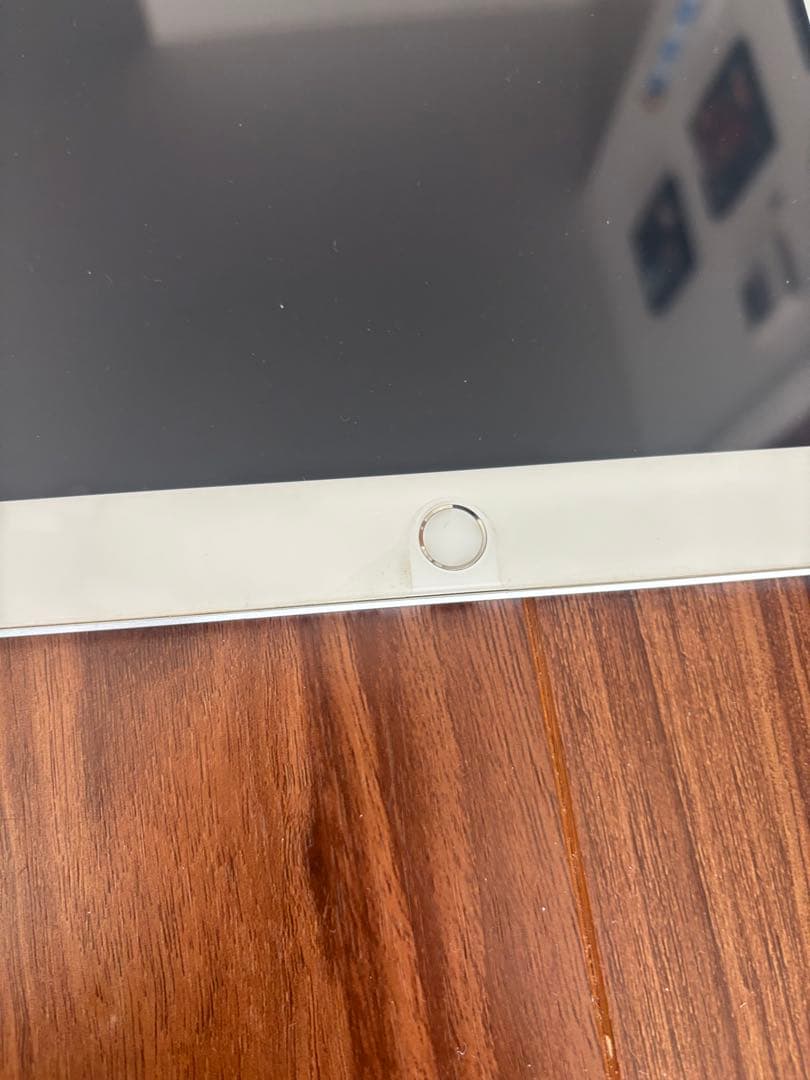 R*i様 iPad 第7世代 10.2 インチ32GB WiFi シルバー箱入り