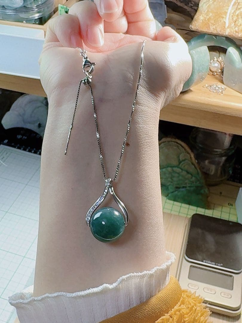 2点まとめR2M-0585/R2M-0576天然本翡翠　ネックレス　指輪