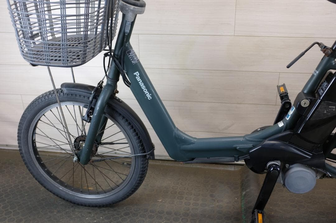 パナソニック ギュット アニーズ　20インチ3段　8.9Ah（5点灯）充電器あり