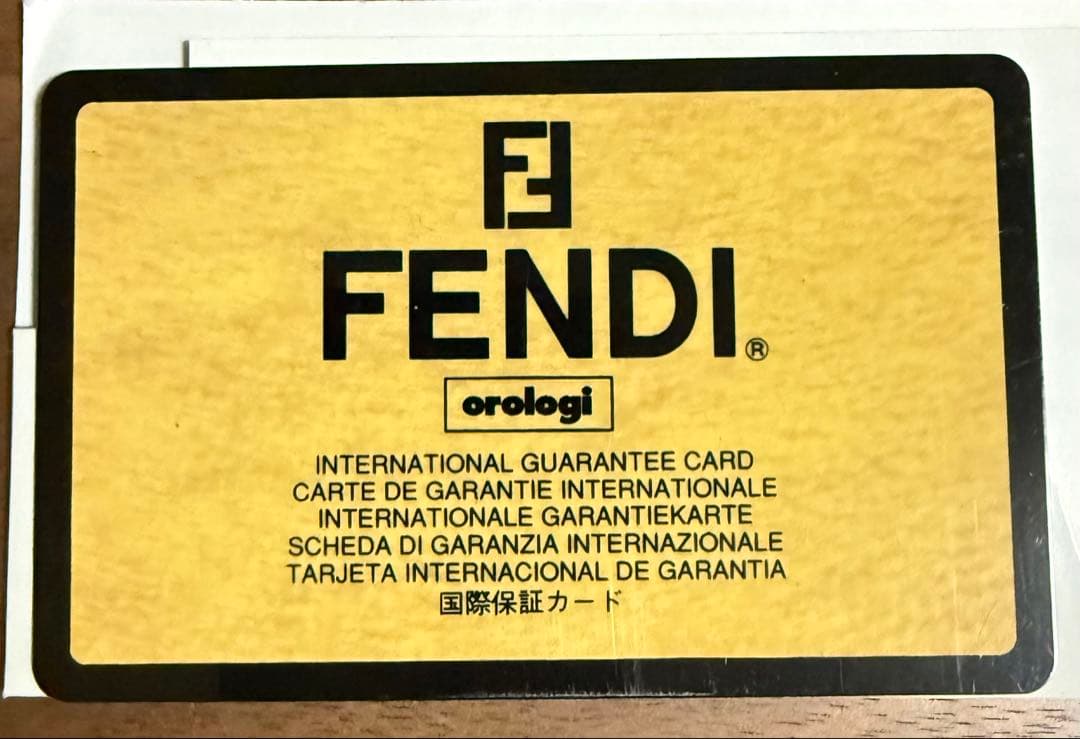 FENDI クォーツバングル腕時計 文字盤シェルホワイト シルバー 未使用可動品