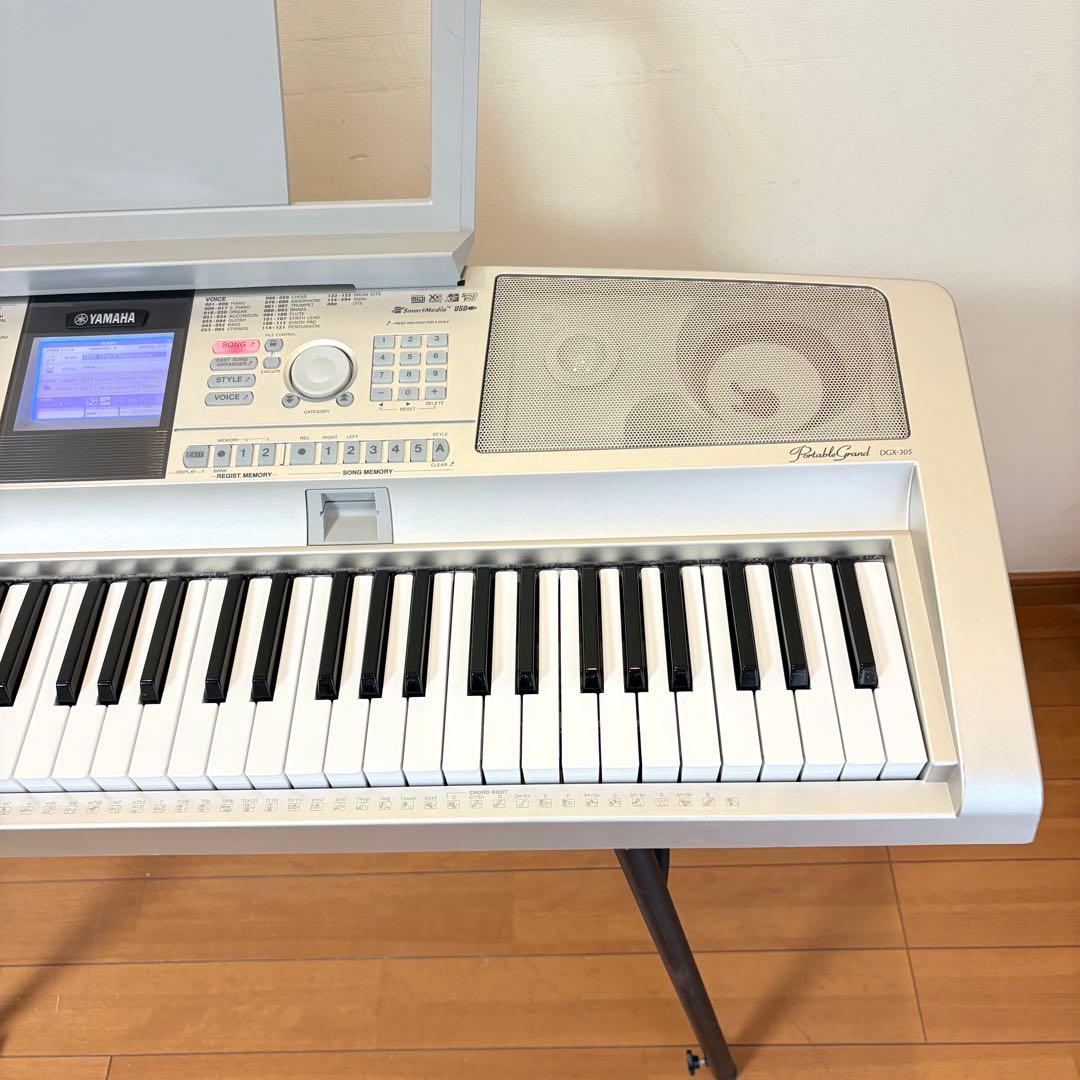 【美品・スタンド付属】YAMAHA Portable Grand DGX-305